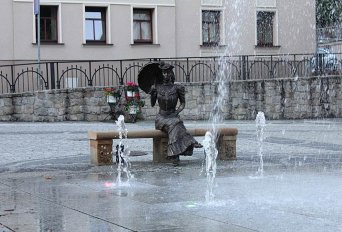 Rzeźba założycielki uzdrowiska ,,Charlotty"